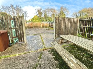 Holt Drive- click for photo gallery